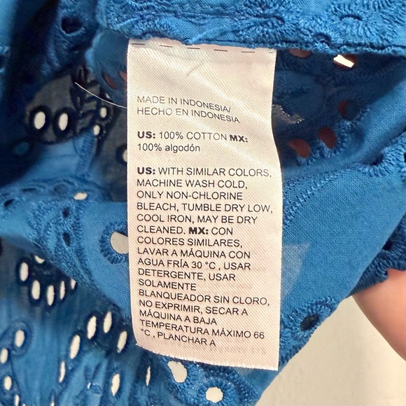 Chicos Short Sleeve Paisley Eyelet Button Down Top - Picture 9 of 13